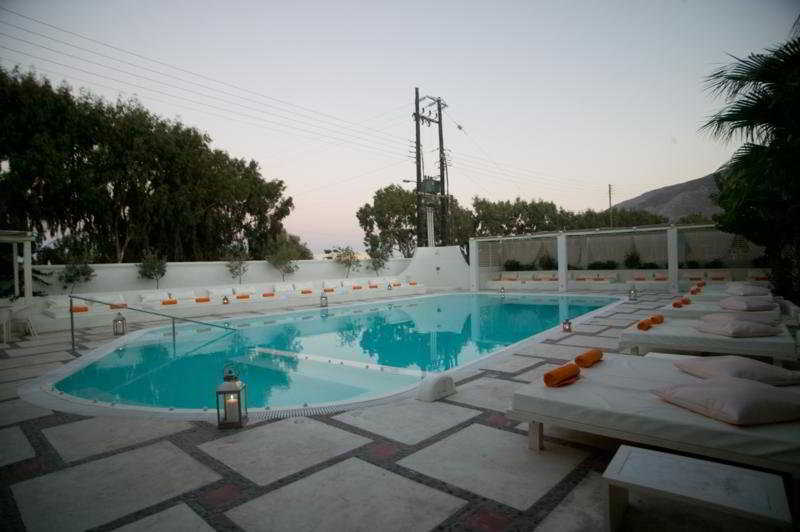 Hotel 28 คามารี ภายนอก รูปภาพ